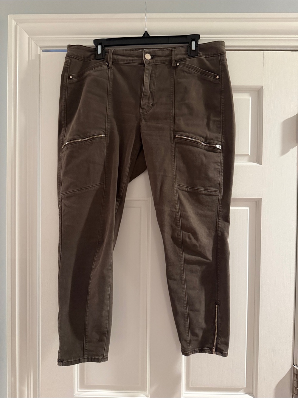 White House Black Market Brown Cropped Zip-Pocket Jeans